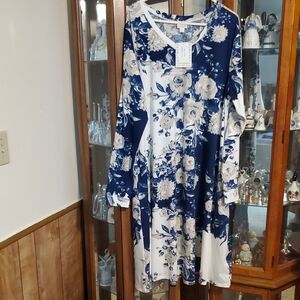 (CH) NWT LuLaRoe Emily Long Sleeve Swing Dress